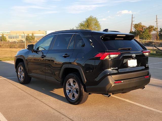 Used 2025 Toyota RAV4 XLE w/ Convenience Package image 7