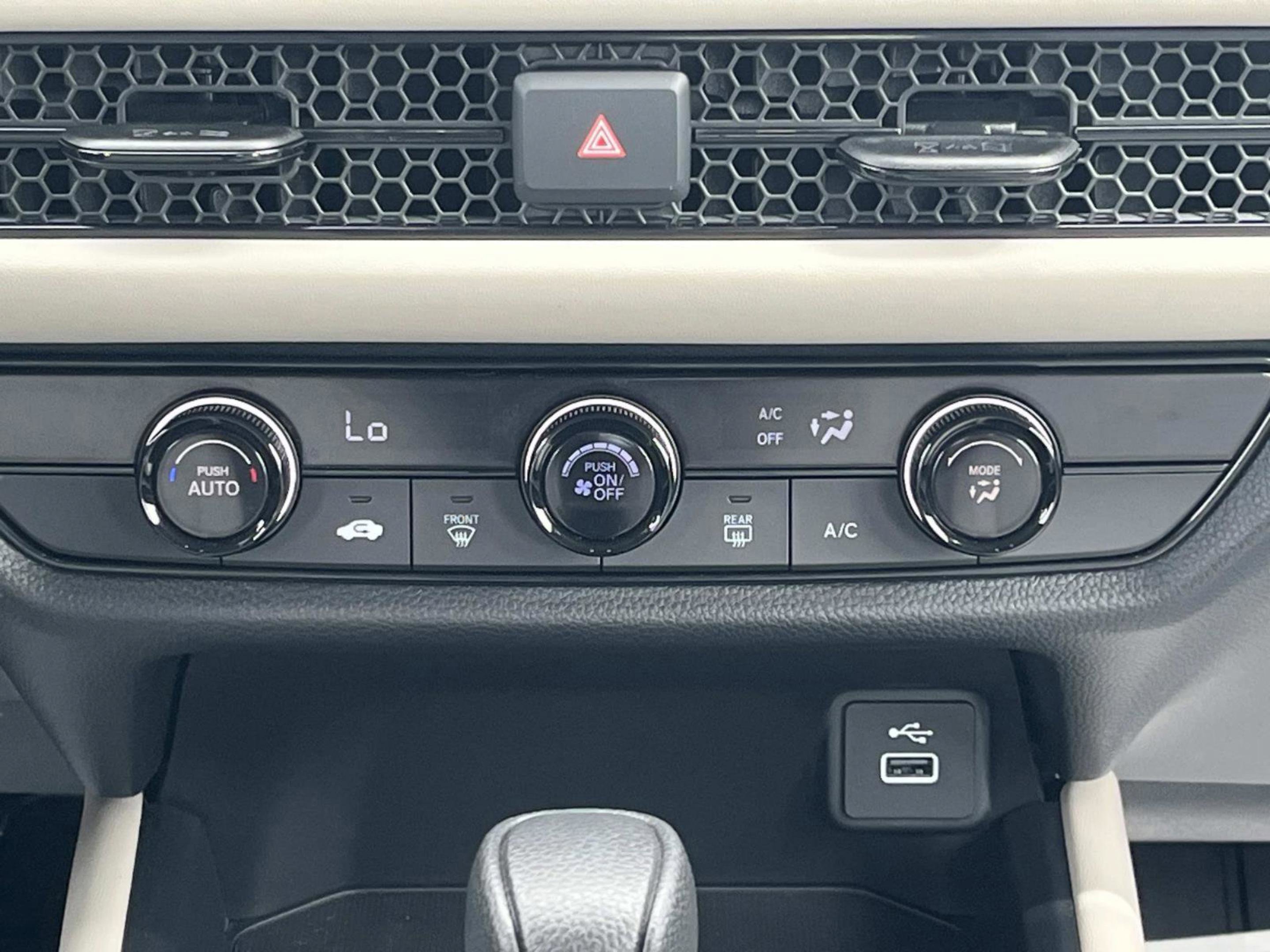 Used 2025 Honda HR-V LX image 25