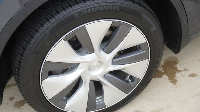 Used 2023 Tesla Model Y Long Range AWD/4WD image 11