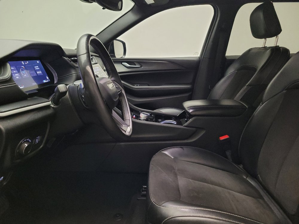Used 2023 Jeep Grand Cherokee L Laredo AWD/4WD image 17