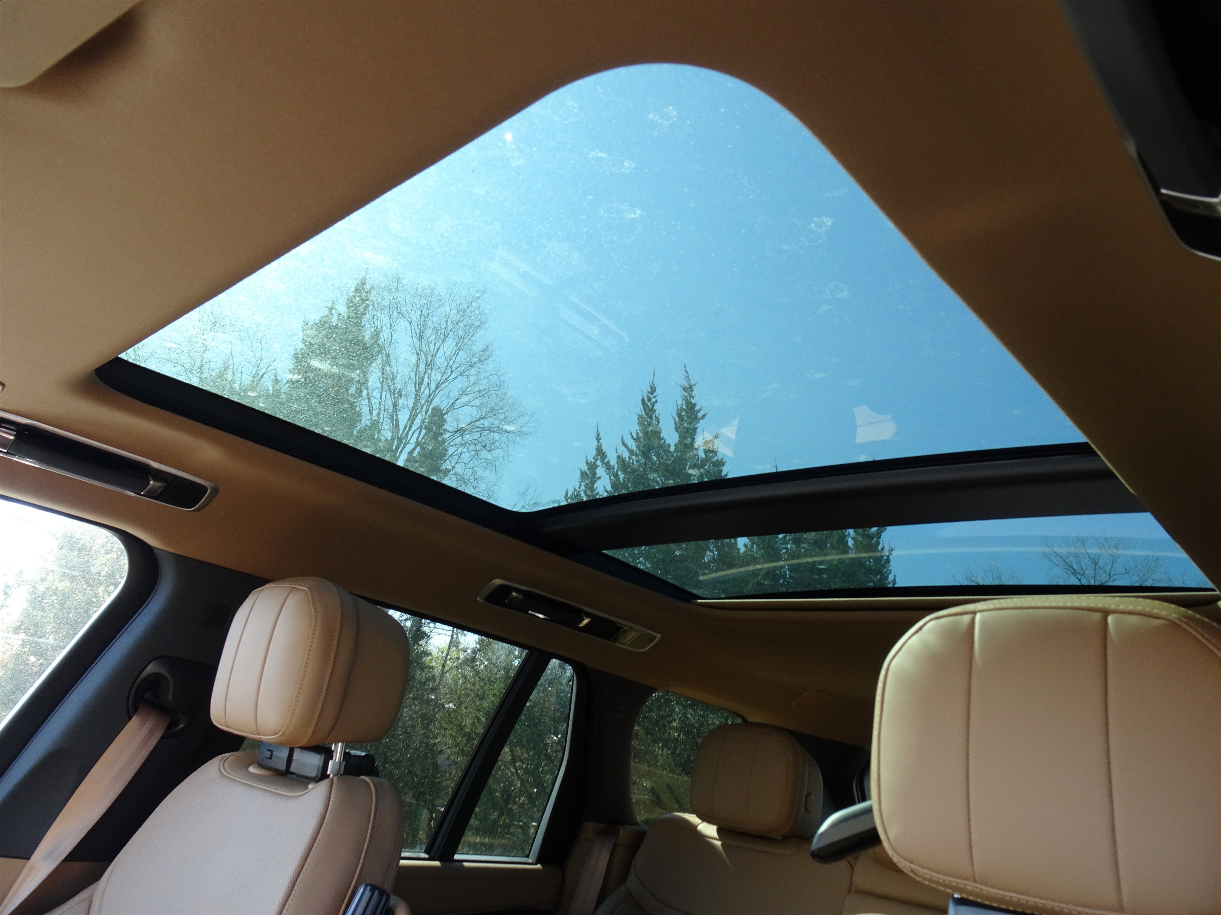 New 2026 Land Rover Range Rover SE image 17