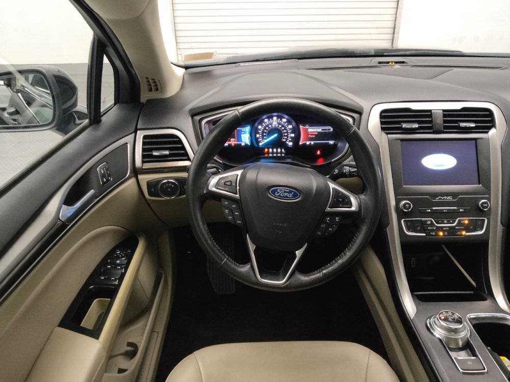 Used 2020 Ford Fusion SEL FWD image 22