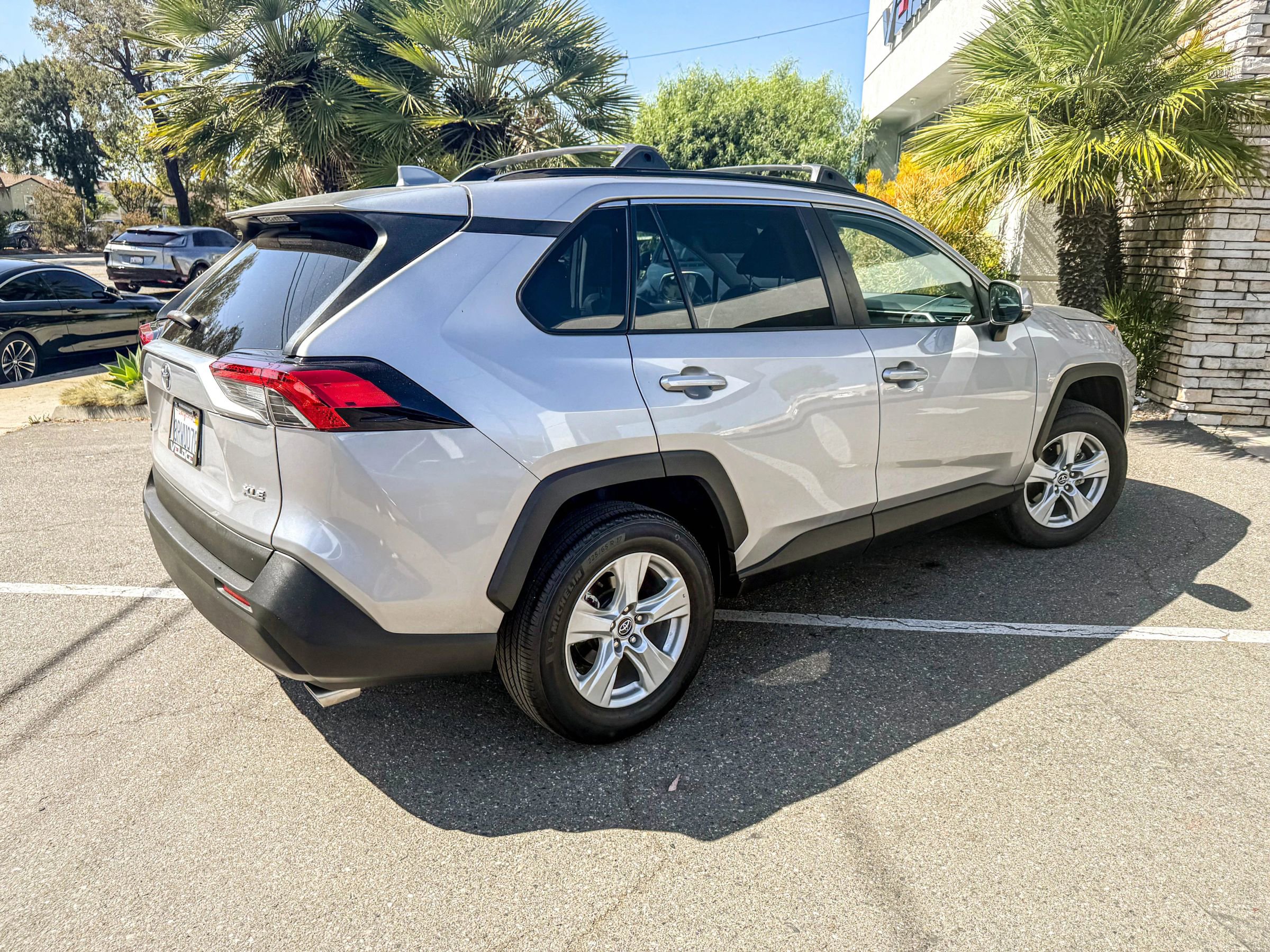 Used 2020 Toyota RAV4 XLE image 7