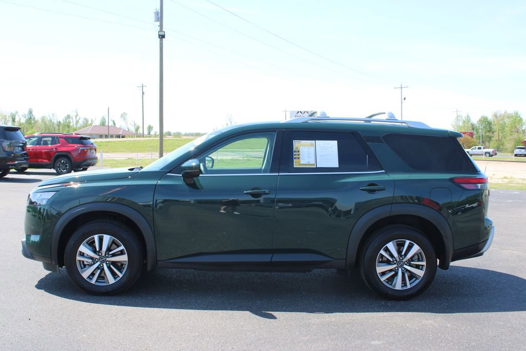 Used 2025 Nissan Pathfinder SL image 6