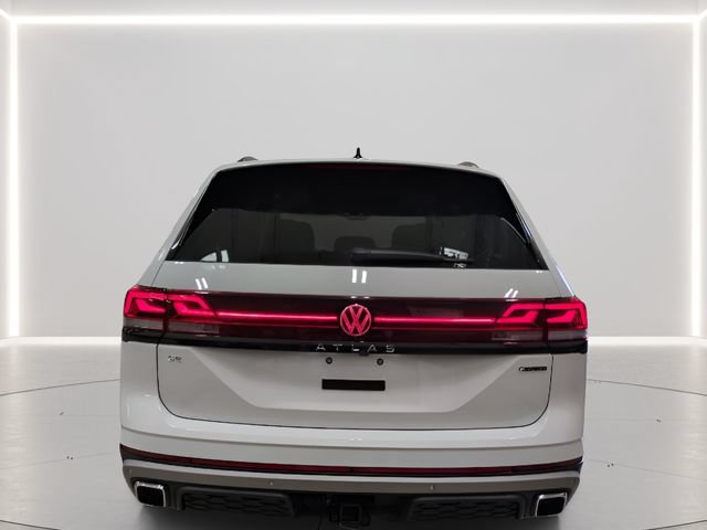 Used 2025 Volkswagen Atlas Peak Edition SE AWD/4WD image 33