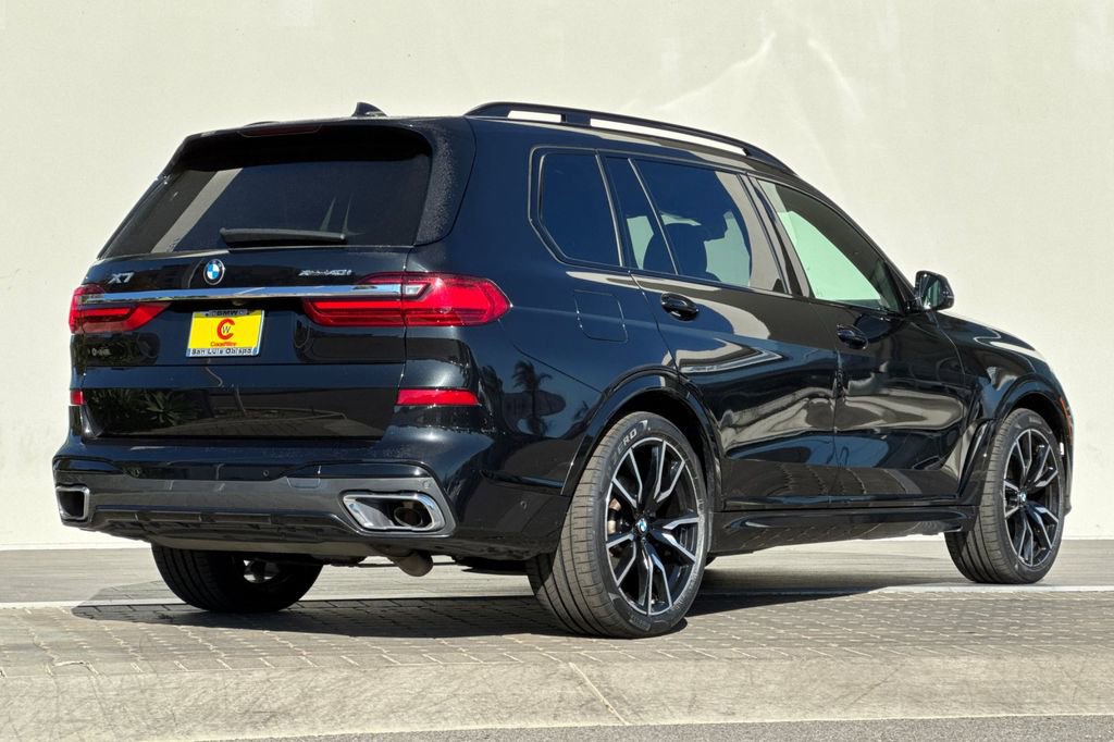 Used 2022 BMW X7 xDrive40i w/ M Sport Package image 3