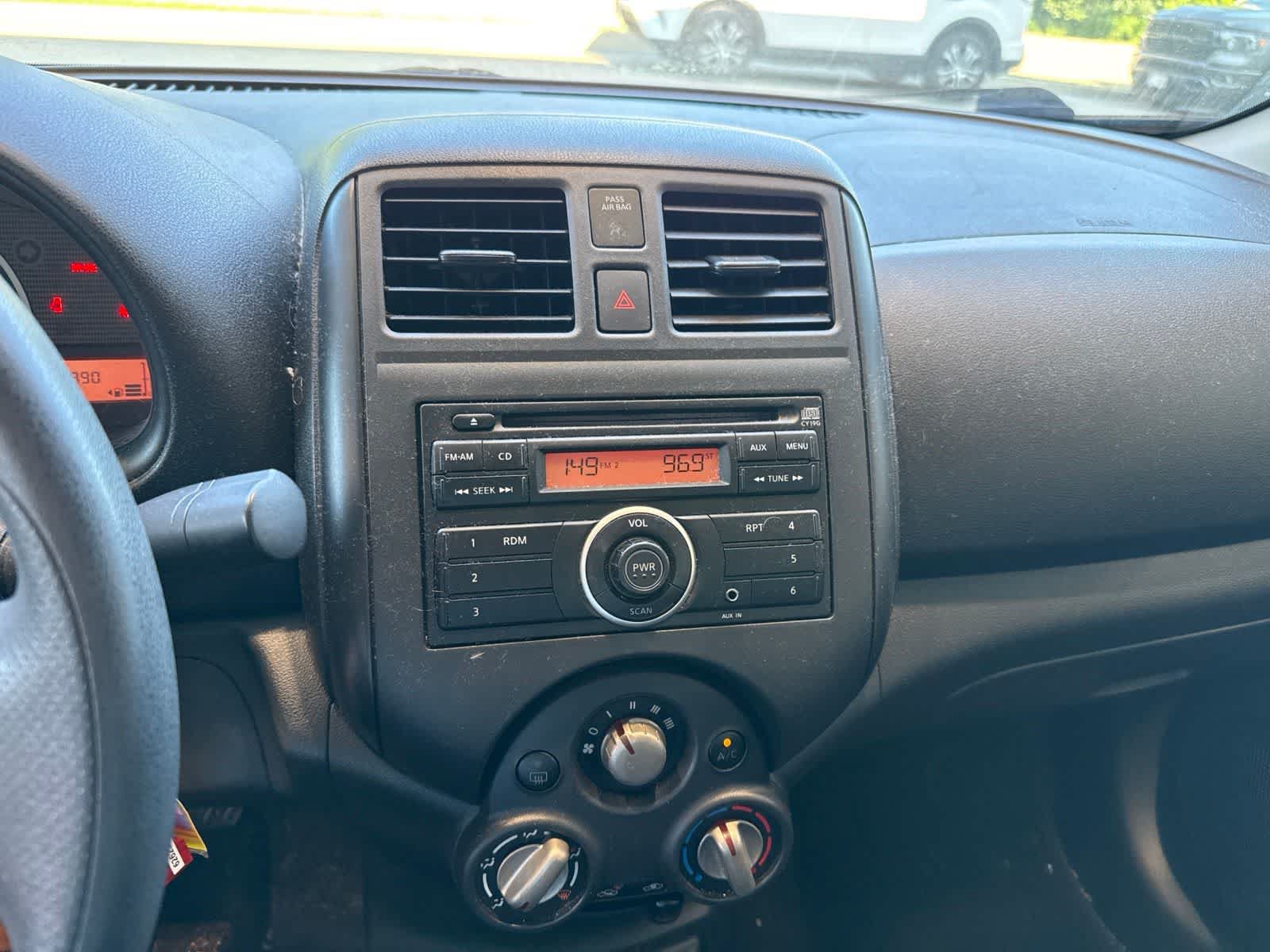 Used 2013 Nissan Versa S FWD image 19