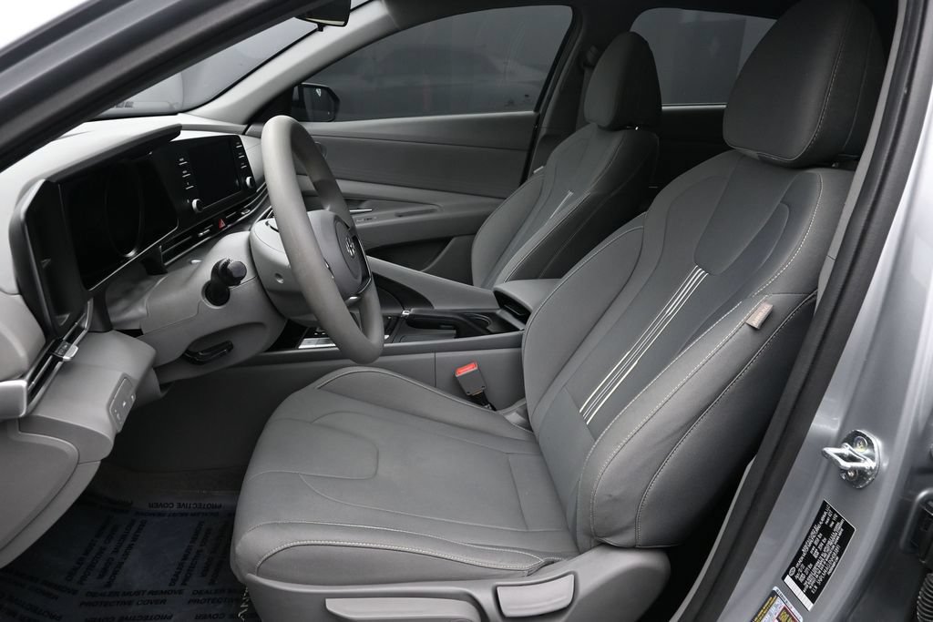 Certified 2022 Hyundai Elantra SEL FWD image 11