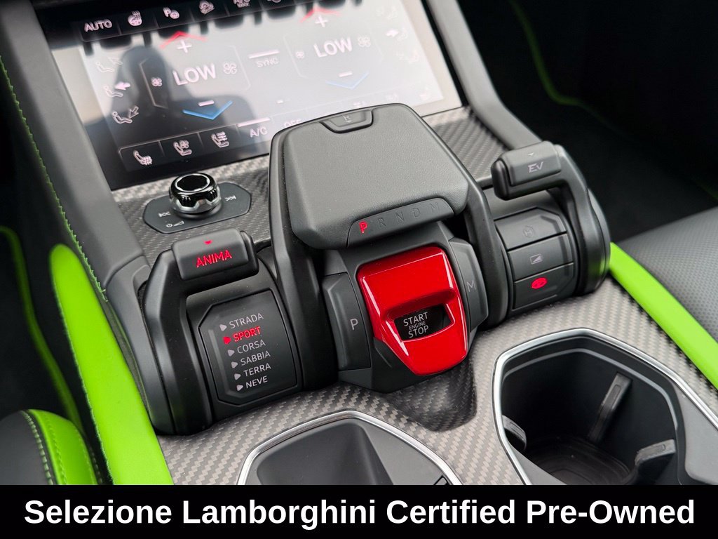 Used 2025 Lamborghini Urus SE AWD/4WD image 37