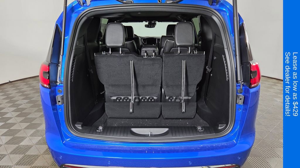 New 2026 Chrysler Pacifica Limited FWD image 9