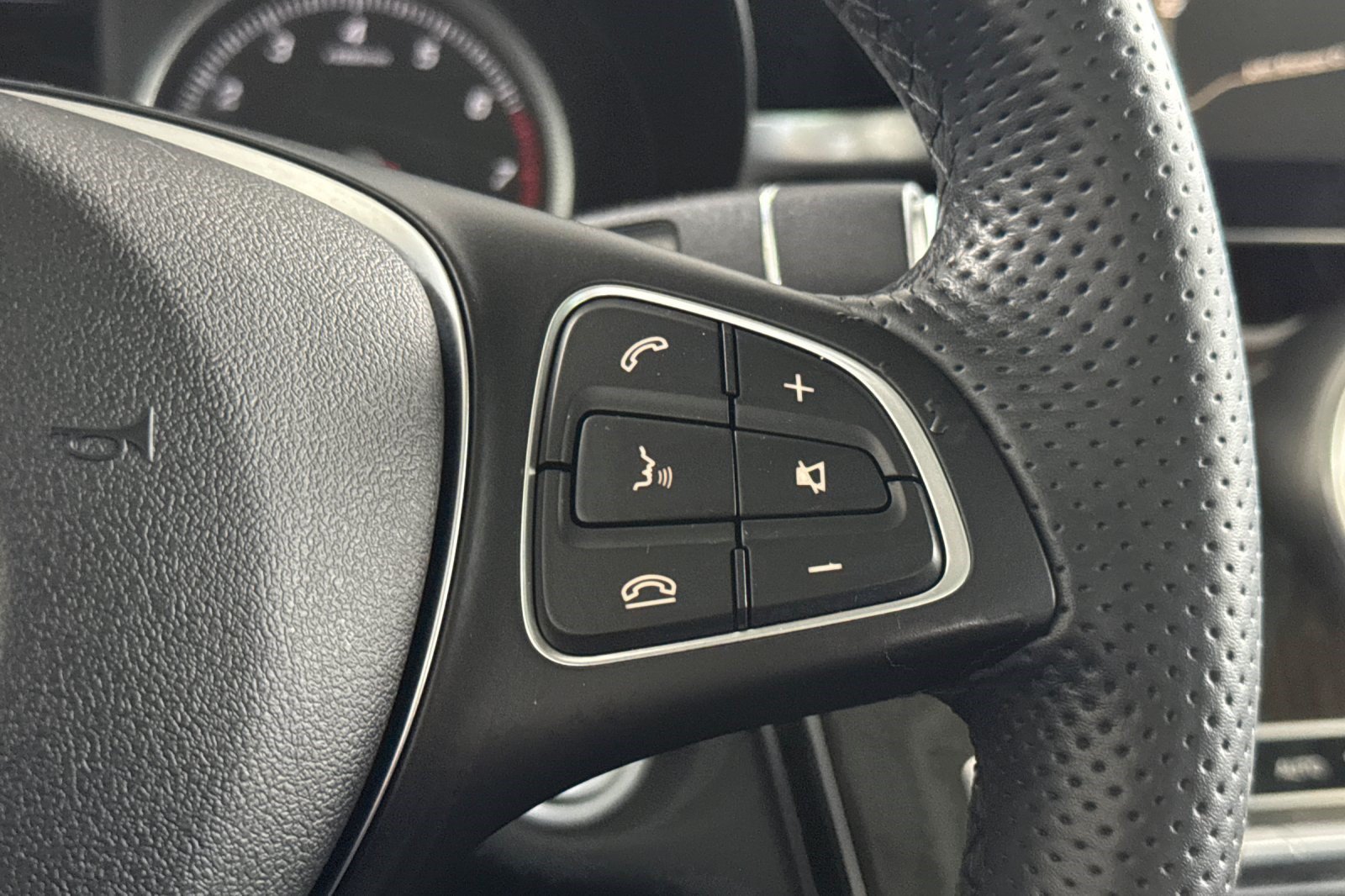 Used 2016 Mercedes-Benz GLC 300 4MATIC image 32