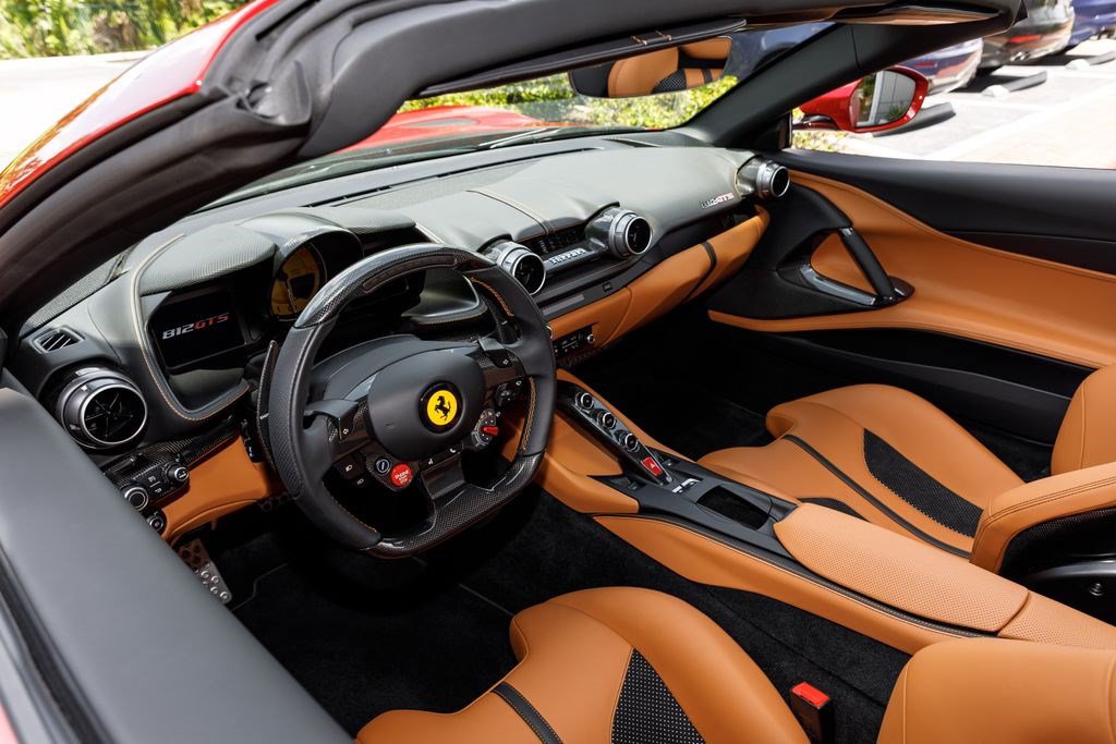 Used 2023 Ferrari 812 GTS RWD image 22