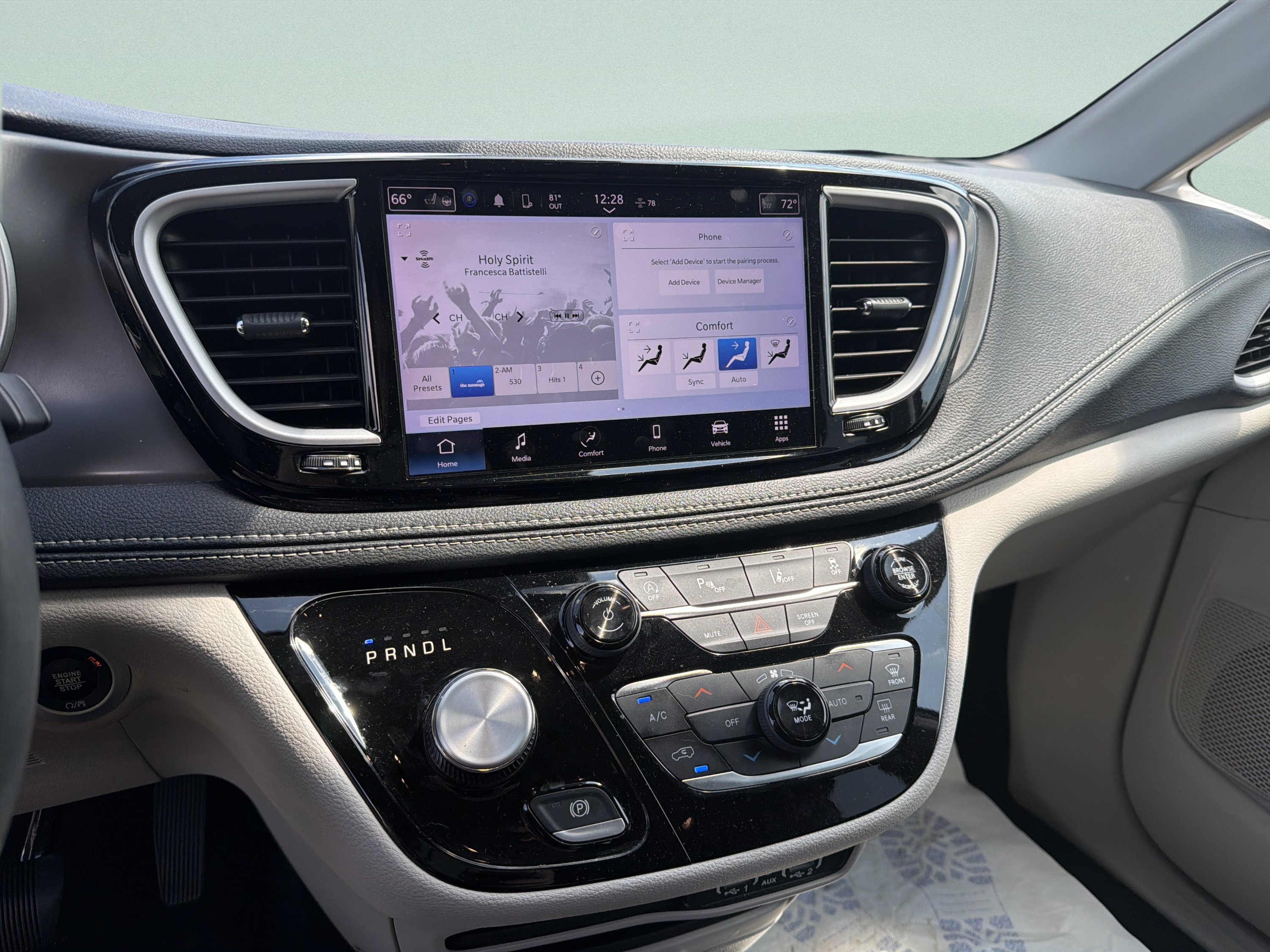 Used 2023 Chrysler Pacifica Touring-L FWD image 20