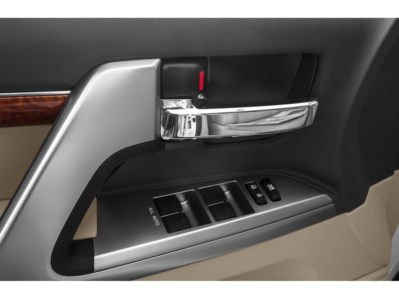 Used 2015 Toyota Land Cruiser image 19