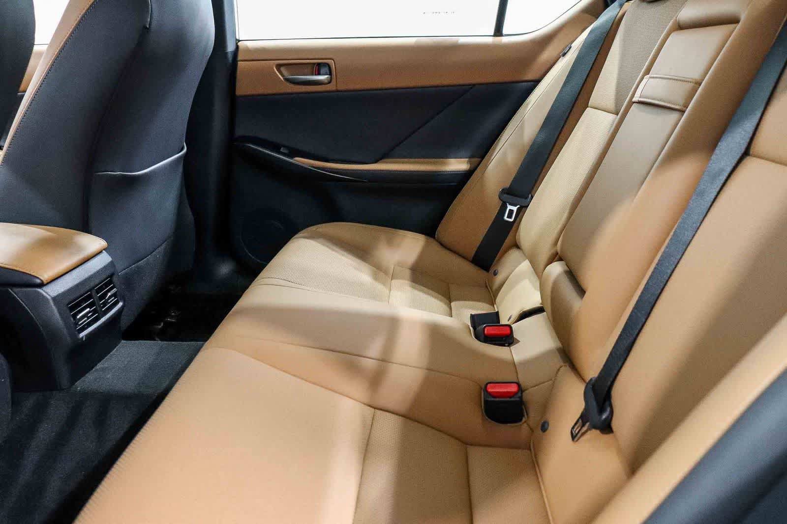 Used 2023 Lexus IS 300 w/ Comfort Package RWD image 19