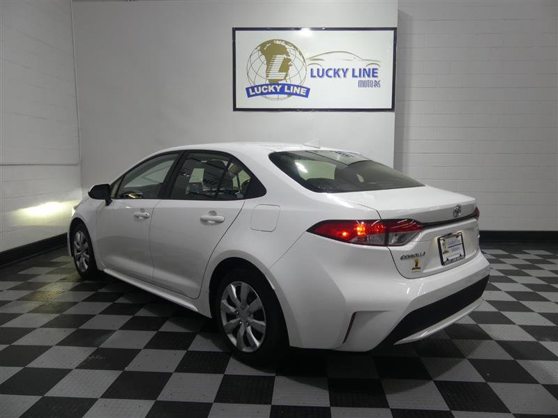 Used 2022 Toyota Corolla LE image 11