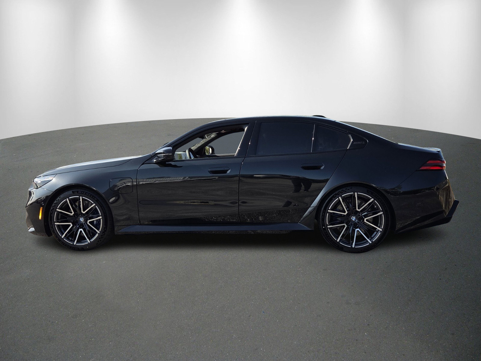 New 2026 BMW M5 w/ Executive Package AWD/4WD image 4