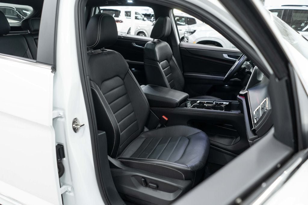 Used 2024 Volkswagen Atlas Cross Sport SEL R-Line AWD/4WD image 10