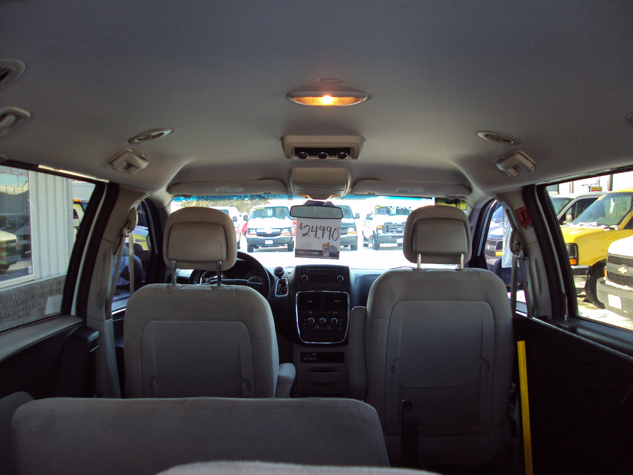 Used 2015 Dodge Grand Caravan SE w/ Quick Order Package 29E SE FWD image 11