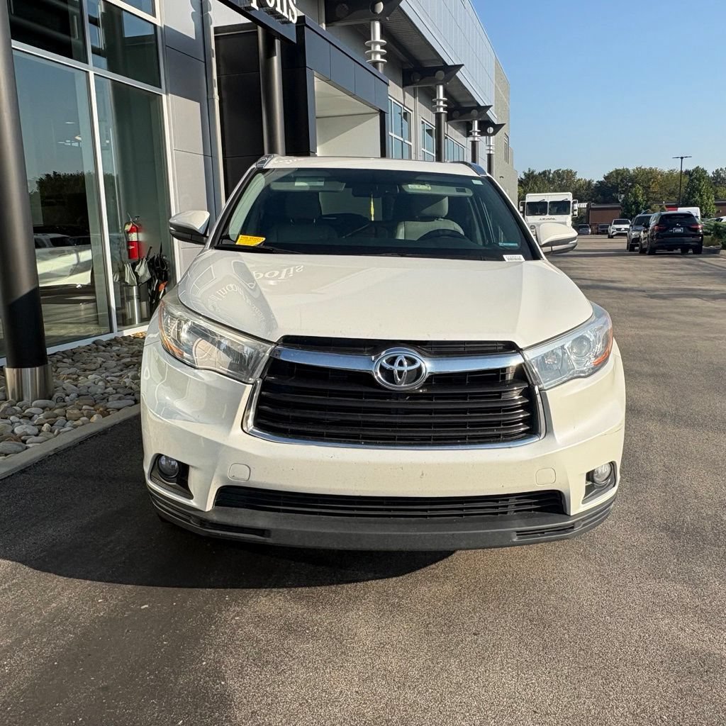 Used 2016 Toyota Highlander XLE AWD/4WD image 3