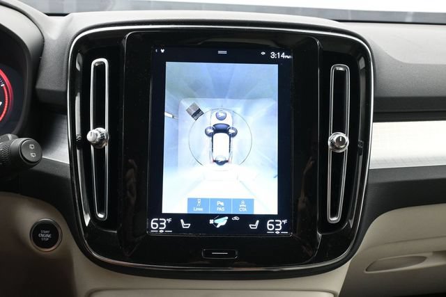 Used 2022 Volvo XC40 T4 Momentum FWD image 21
