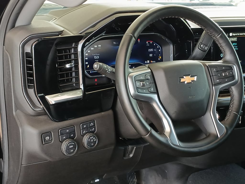 Used 2025 Chevrolet Silverado 3500 LT w/ Safety Package AWD/4WD image 18