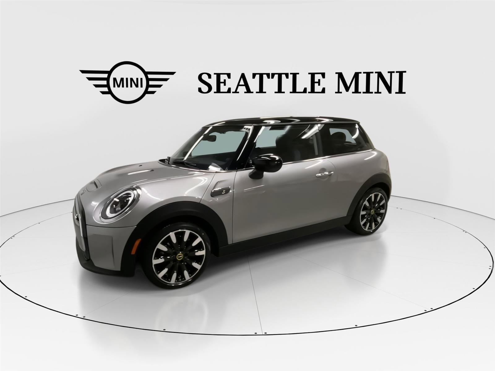 Certified 2024 MINI Cooper SE image 5