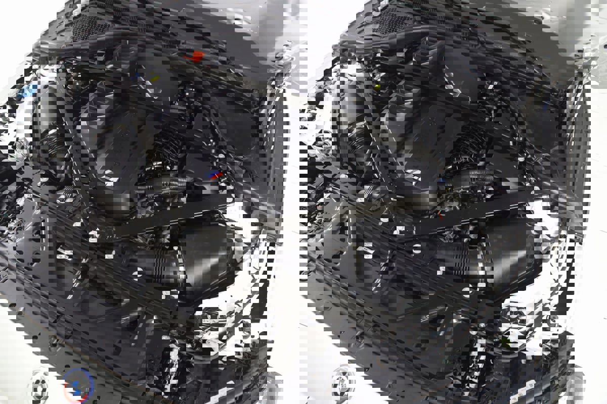 Used 2023 BMW M2 w/ Lighting Package image 25