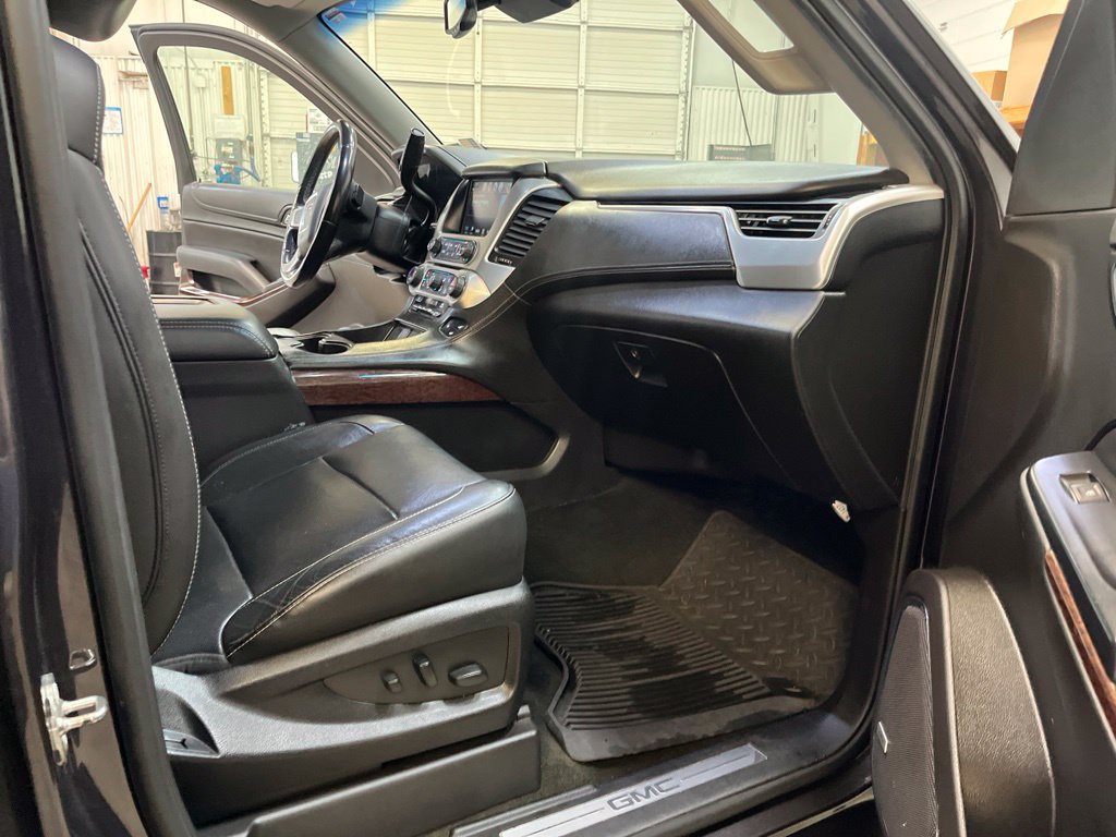 Used 2018 GMC Yukon XL SLT AWD/4WD image 34