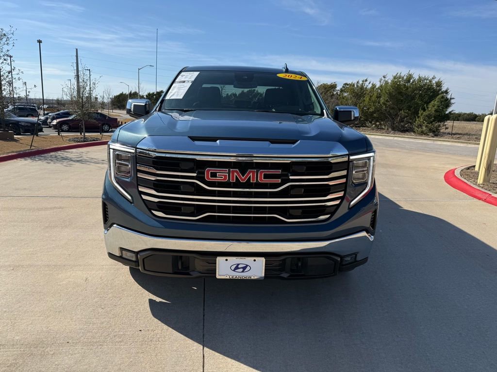Used 2024 GMC Sierra 1500 SLT image 2