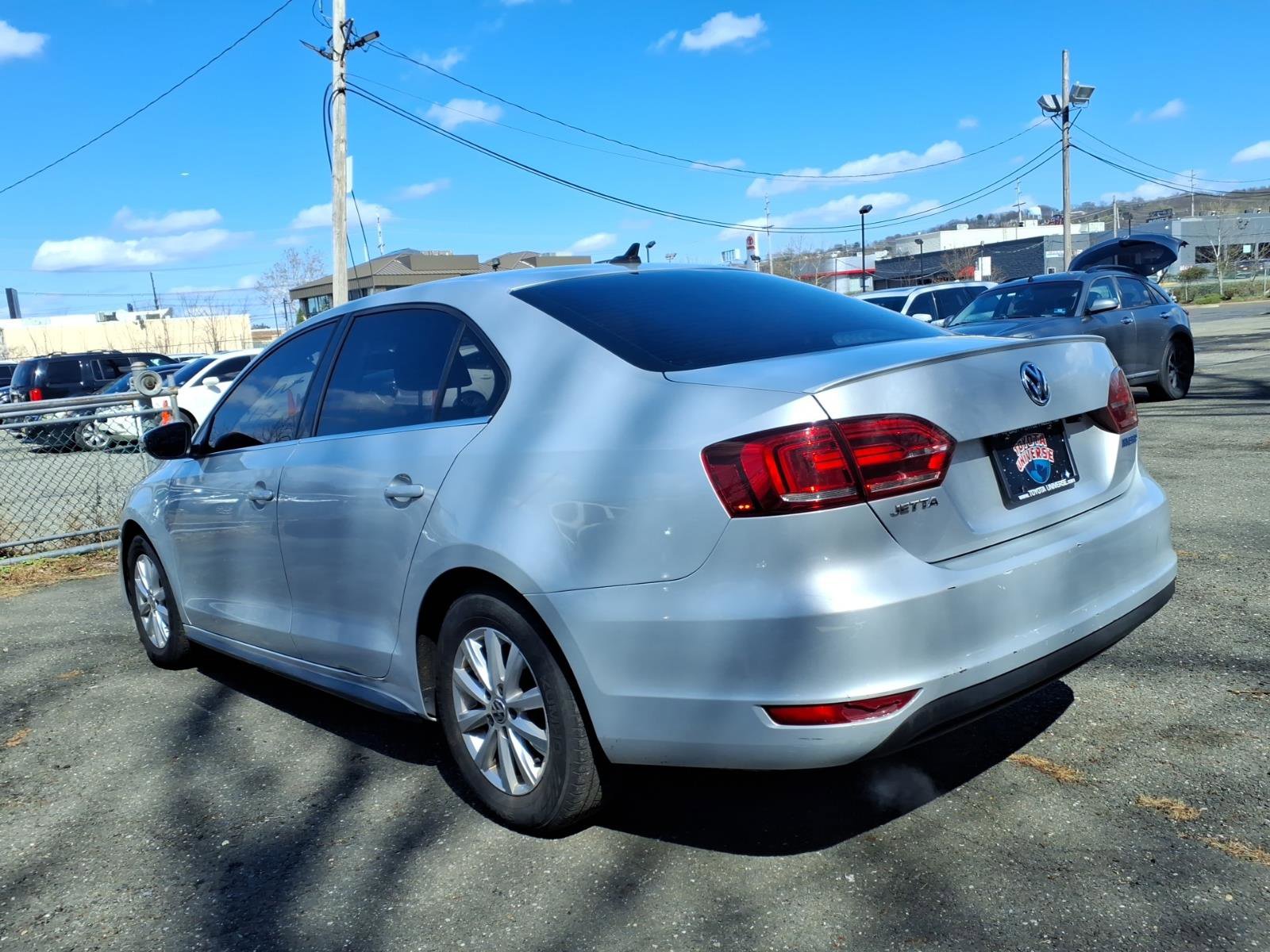 Used 2013 Volkswagen Jetta SE image 4