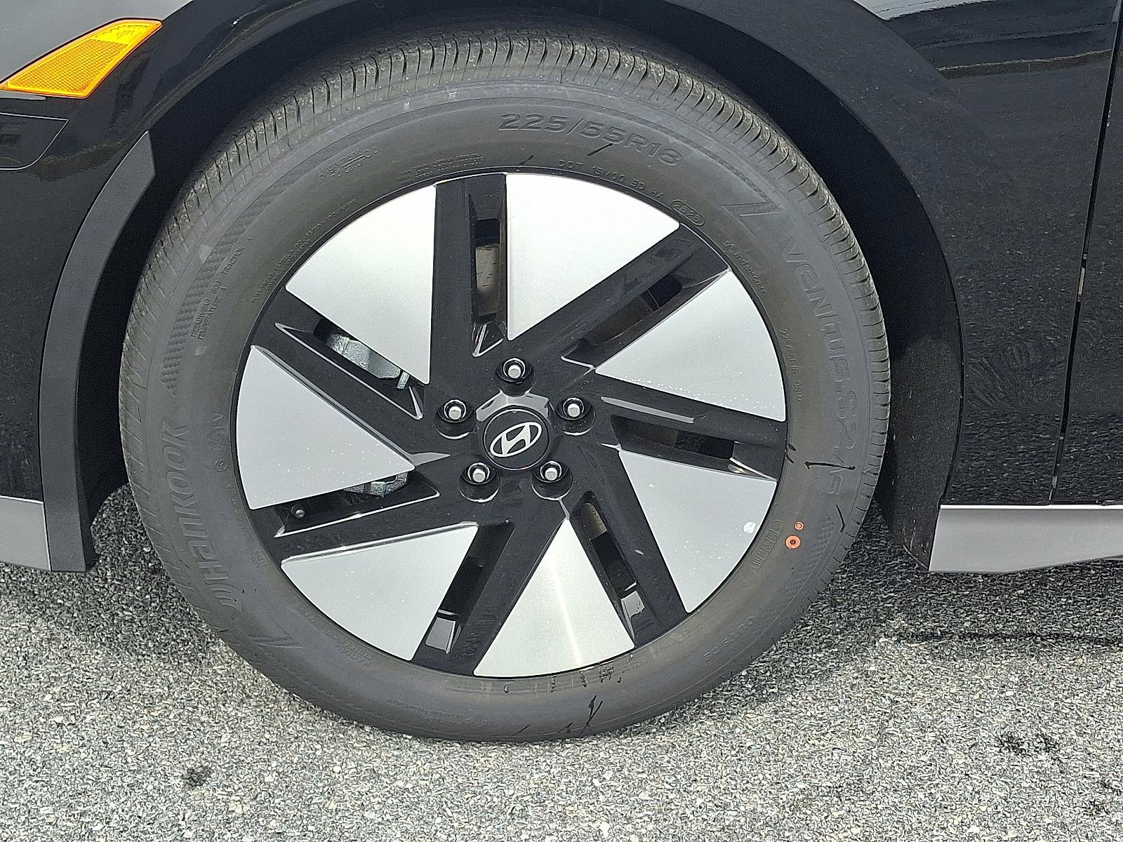 New 2025 Hyundai Ioniq 6 SE image 5