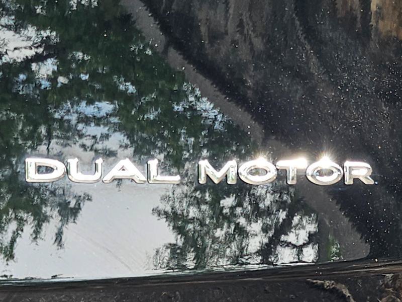Used 2024 Tesla Model Y Long Range AWD/4WD image 31