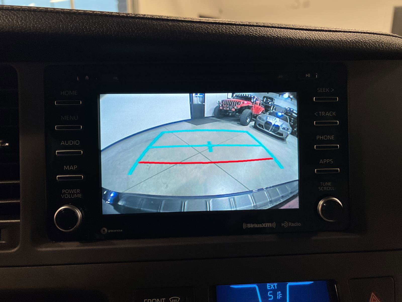 Used 2018 Toyota Sienna XLE w/ XLE Navigation Package image 18