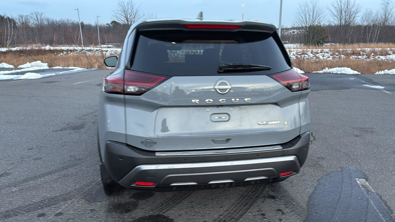 Used 2022 Nissan Rogue SL w/ SL Premium Package image 9