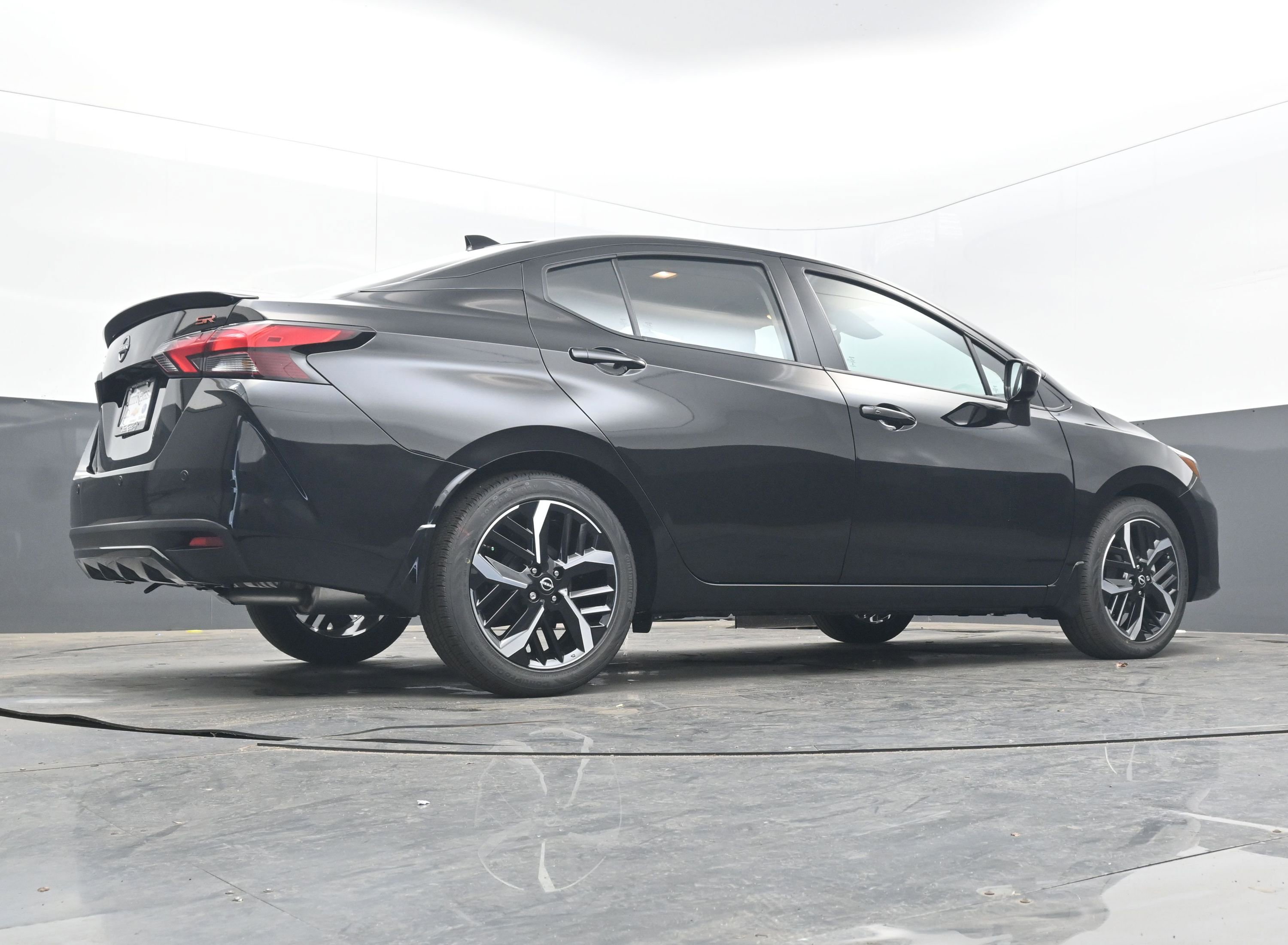 New 2025 Nissan Versa SR image 27