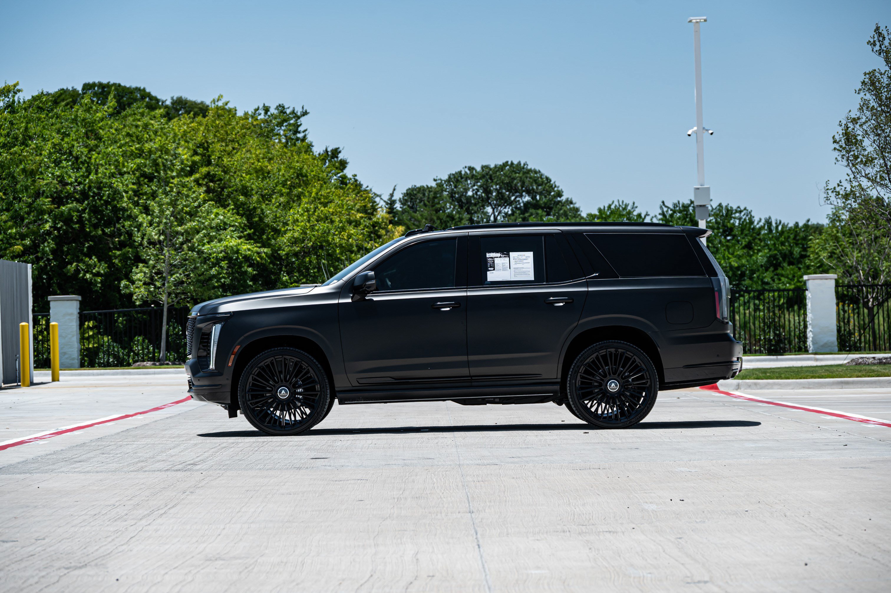 Used 2026 Cadillac Escalade Platinum Sport w/ LPO, ONYX Package AWD/4WD image 6
