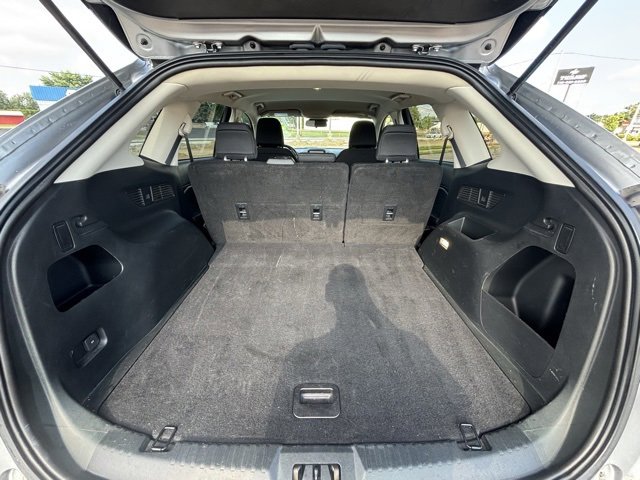 Used 2021 Ford Edge SE image 18