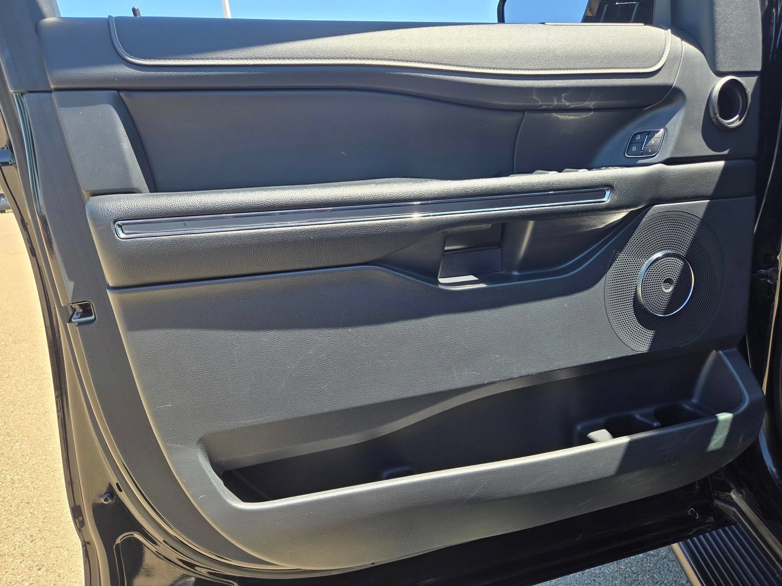 Used 2024 Ford Expedition Max XLT AWD/4WD image 13