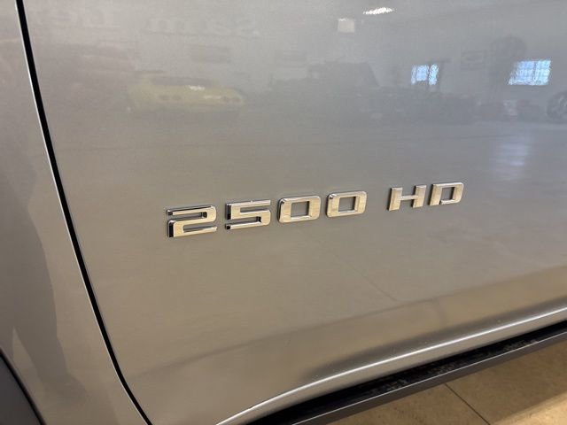 Used 2025 Chevrolet Silverado 2500 ZR2 w/ Technology Package AWD/4WD image 14