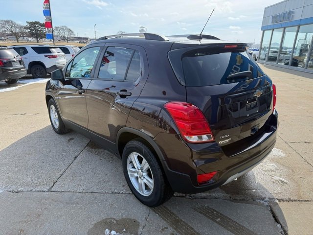 Used 2022 Chevrolet Trax LT w/ LT Convenience Package image 3