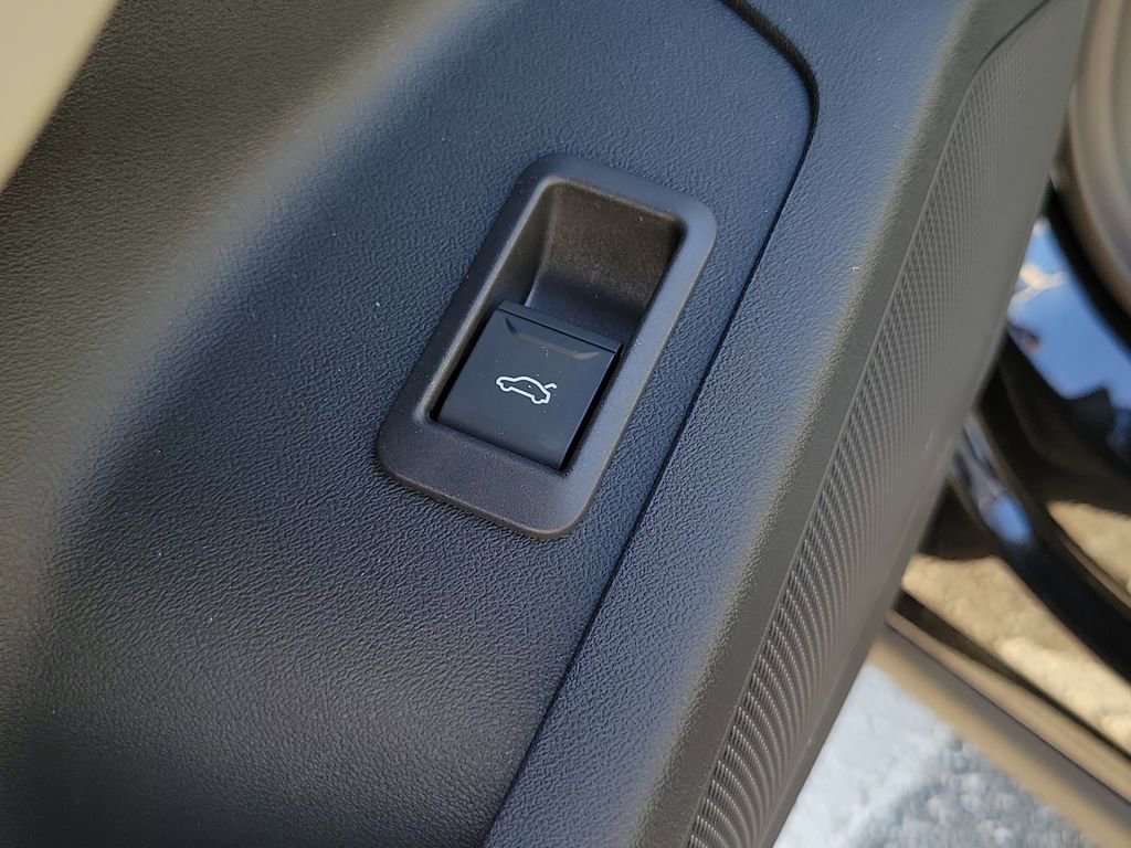 New 2025 Audi Q6 e-tron Premium image 20