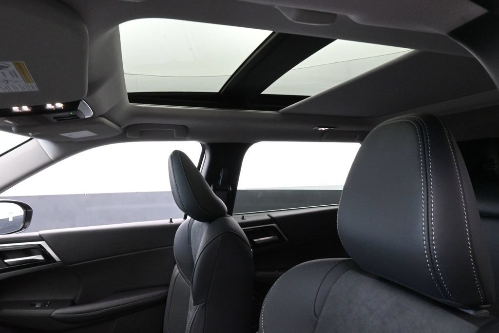 New 2026 Mitsubishi Outlander SE FWD image 11