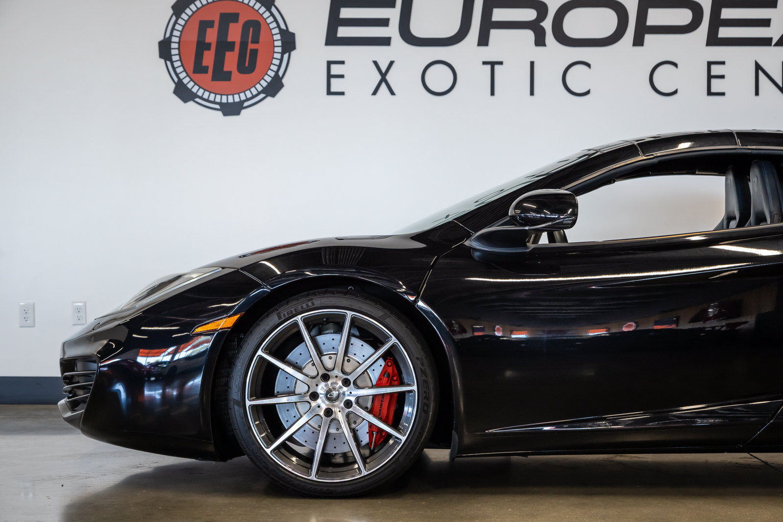 Used 2013 McLaren MP4-12C Spider RWD image 20
