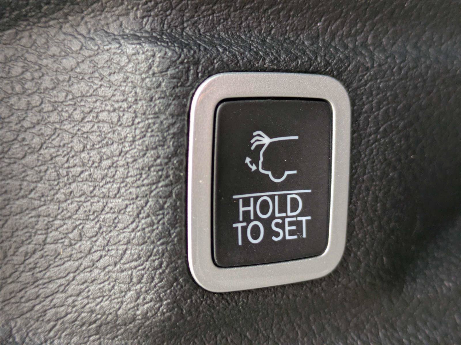 Certified 2024 Jeep Grand Cherokee L Altitude AWD/4WD image 16