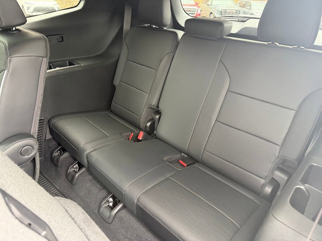 Used 2025 Buick Enclave Sport Touring w/ LPO, All-Weather Package image 19