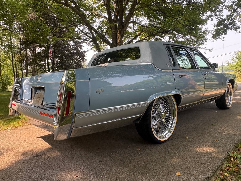Used 1992 Cadillac Brougham RWD image 6