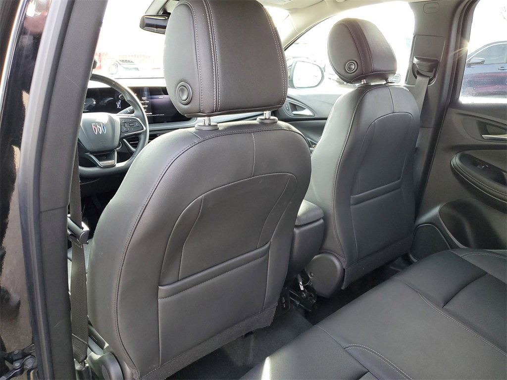 Used 2024 Buick Encore GX Sport Touring image 13
