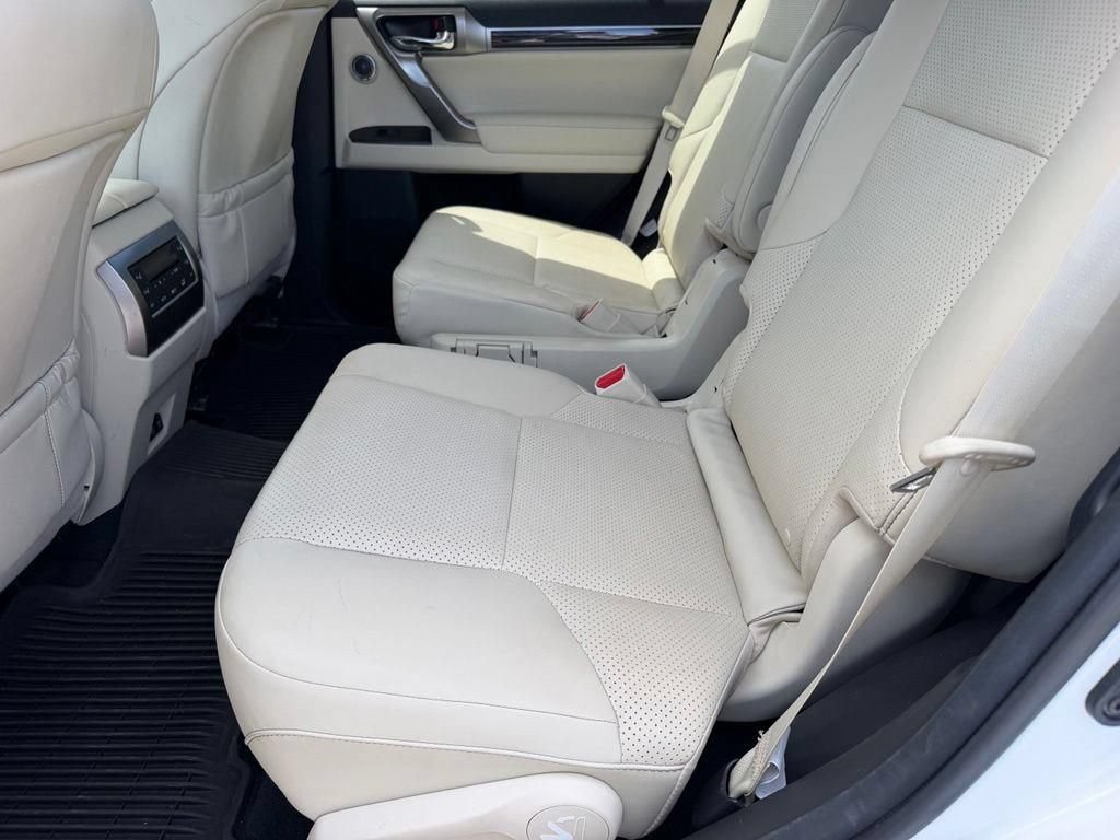 Used 2022 Lexus GX 460 Luxury w/ Sport Design Package AWD/4WD image 11