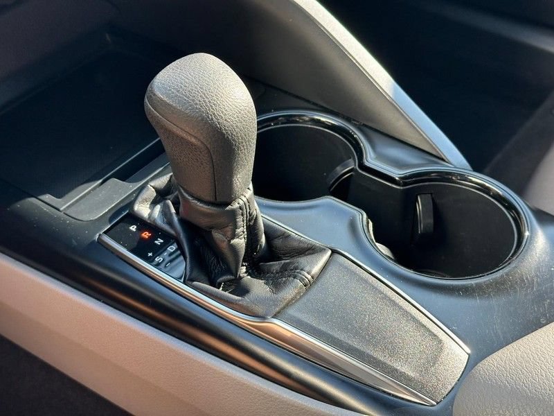 Used 2019 Toyota Camry LE w/ Convenience Package FWD image 21